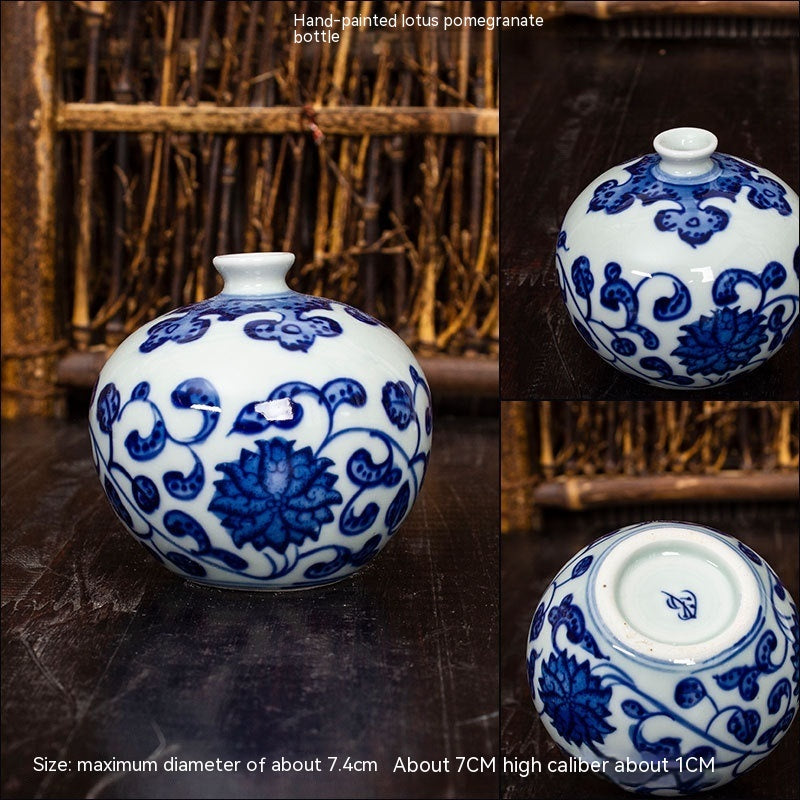 Jingdezhen Ceramic Small Vase Hydroponic Antique Shelf Ornament Hand-painted Blue And White Porcelain Bottle Souvenirs