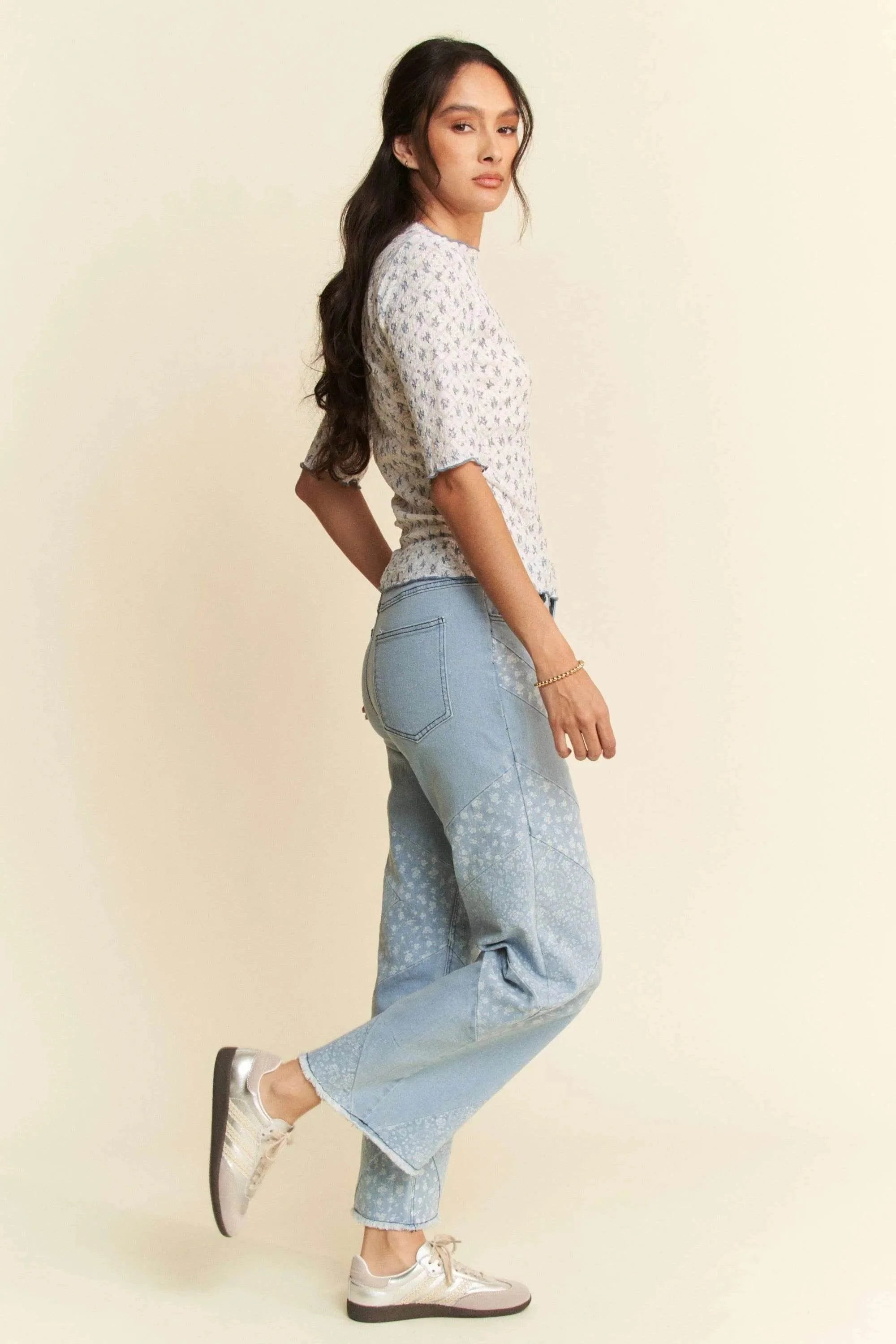 Davi & Dani Lace Stretch Floral Marrow Edge Half Sleeve Top