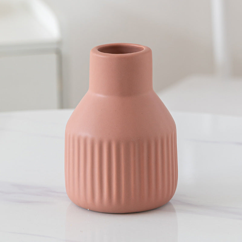 Simple Ceramic Vase Decoration
