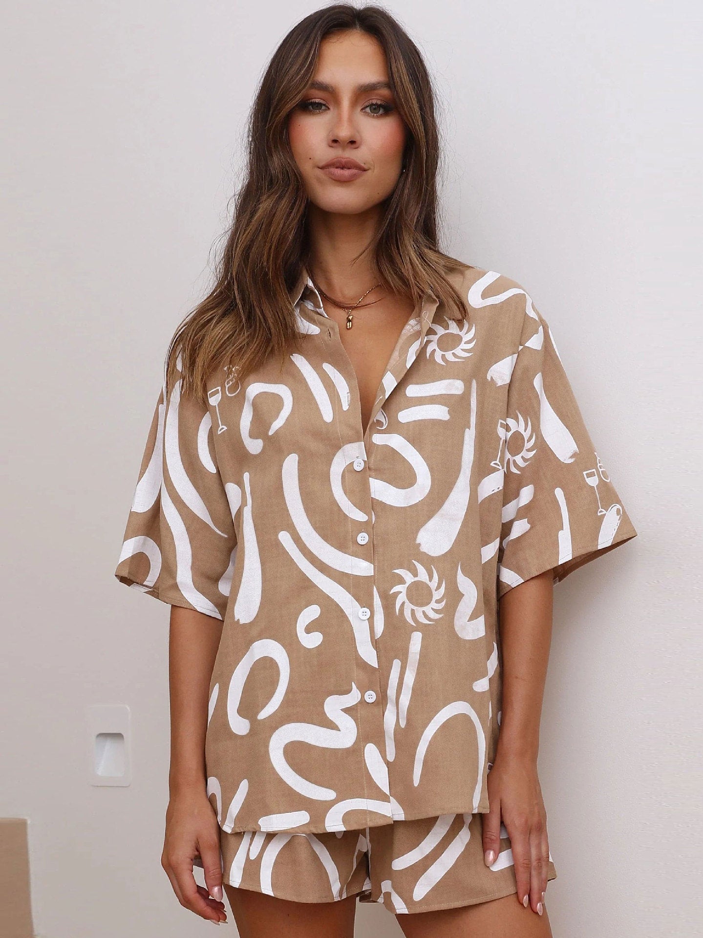 New Loose Casual And Comfortable Women's Short-sleeved Shorts Shirt Two-piece Set