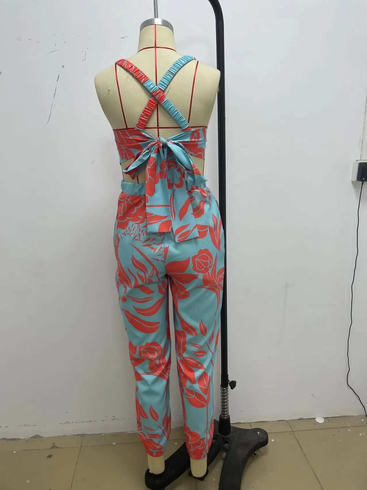 Elegant Summer Fashion Jumpsuit for Women - Shoulder Straps
