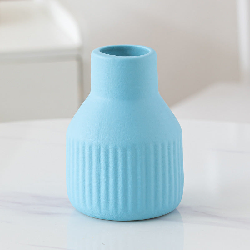 Simple Ceramic Vase Decoration